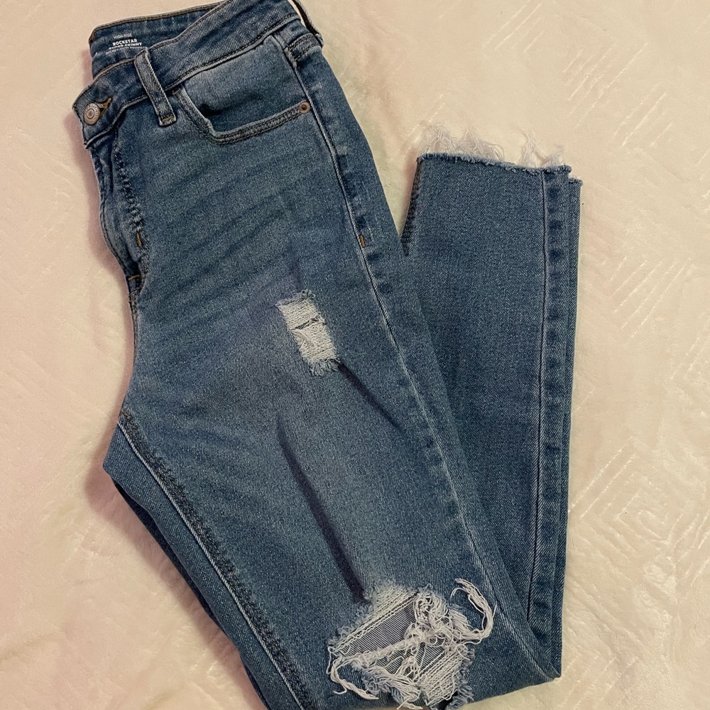 Ripped skinny jeans